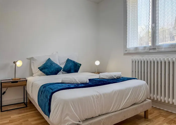 Le Perrin - Parc Paul Mistral - Stade Des Alpes *