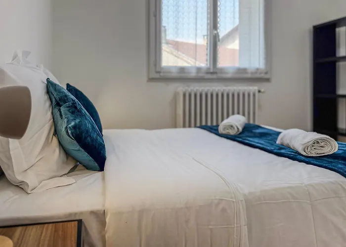 Le Perrin - Parc Paul Mistral - Stade Des Alpes Апартаменти