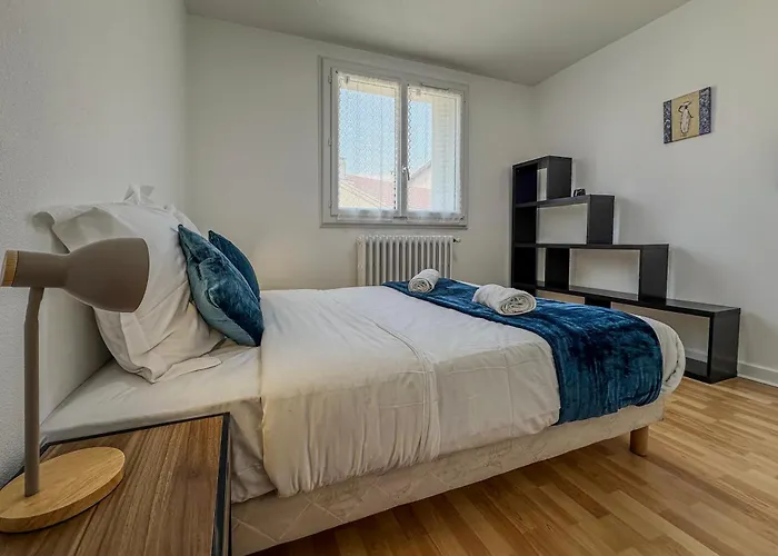 Le Perrin - Parc Paul Mistral - Stade Des Alpes *