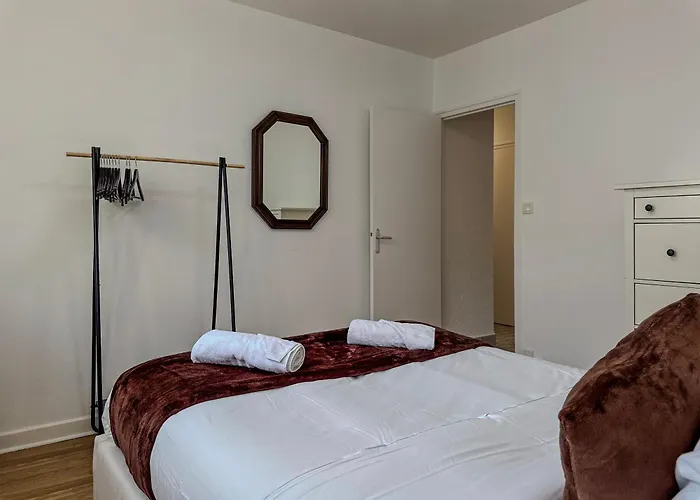 Le Perrin - Parc Paul Mistral - Stade Des Alpes Apartmán