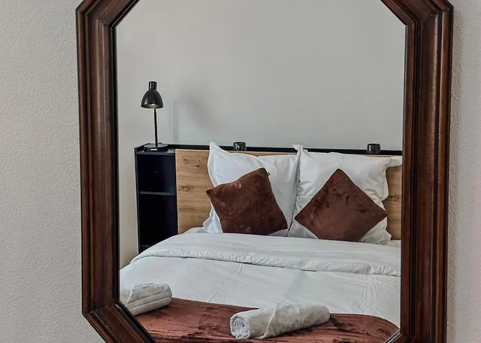 Le Perrin - Parc Paul Mistral - Stade Des Alpes *